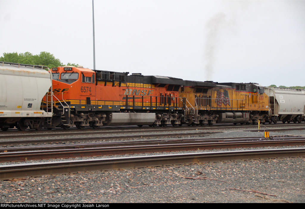 BNSF 6574 & UP 6787